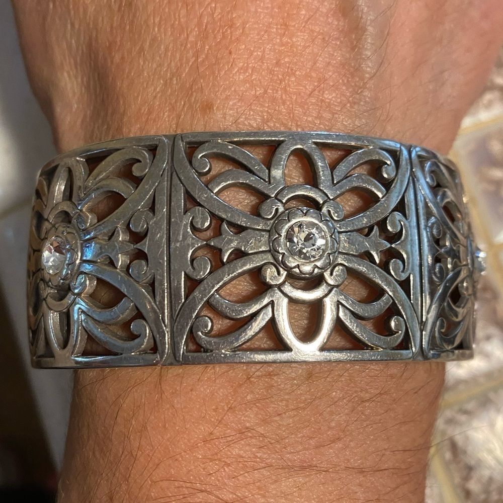 BRIGHTON silver and swarovski crystal wide magnetic bangle bracelet - Picture 5 of 6
